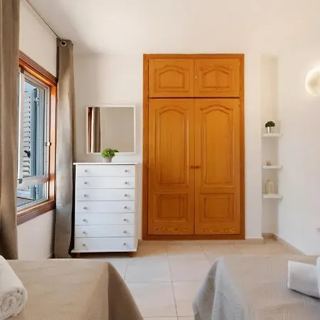 Happiness Corner Floritas 플라야데라스아메리카스